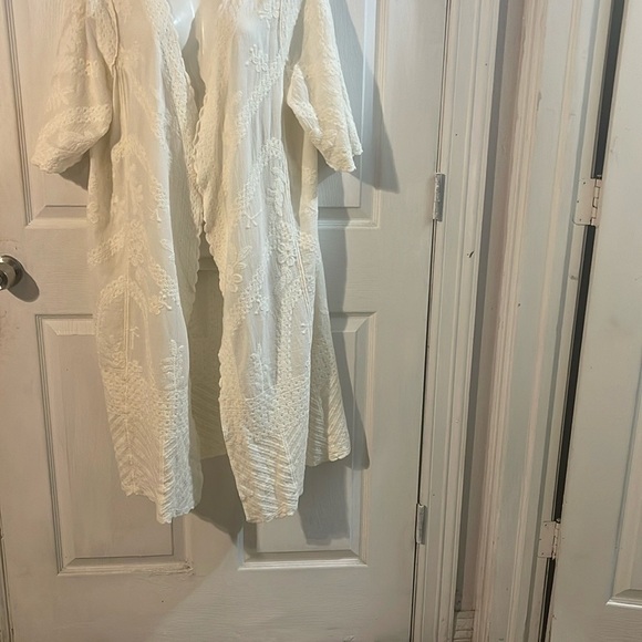 Cactus Pearl Tops - Elegant Cream Lace Women's Tunic